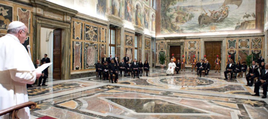 El Santo Padre ha dado la bienvenida a siete nuevos embajadores ante la Santa Sede, procedentes de:...