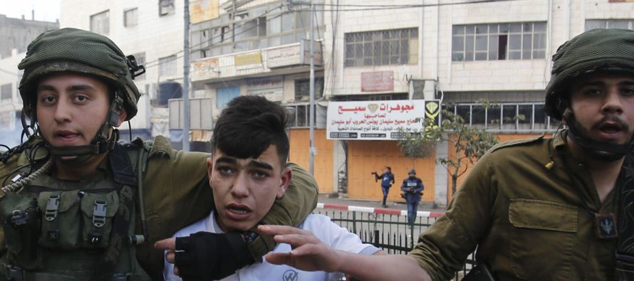 En abril, Abás amenazó con "medidas sin precedentes" contra Gaza si...