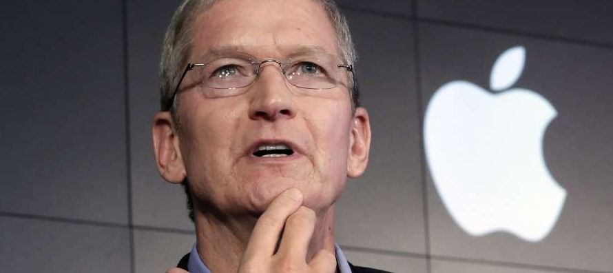 Apple hizo públicos los salarios de sus ejecutivos tras conocerse en los últimos...