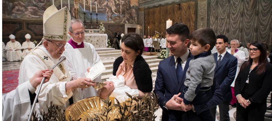 Es la quinta vez que Jorge Bergoglio preside esta ceremonia de administración del sacramento...