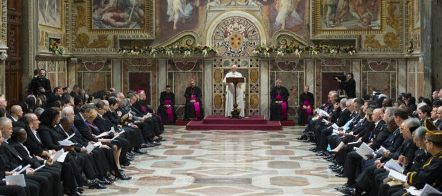 El Papa ha dirigido un pensamiento particular a israelíes y palestinos: La Santa Sede invita...