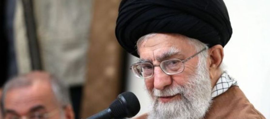 El ayatolá describió los recientes sucesos como "fuegos artificiales y actos...