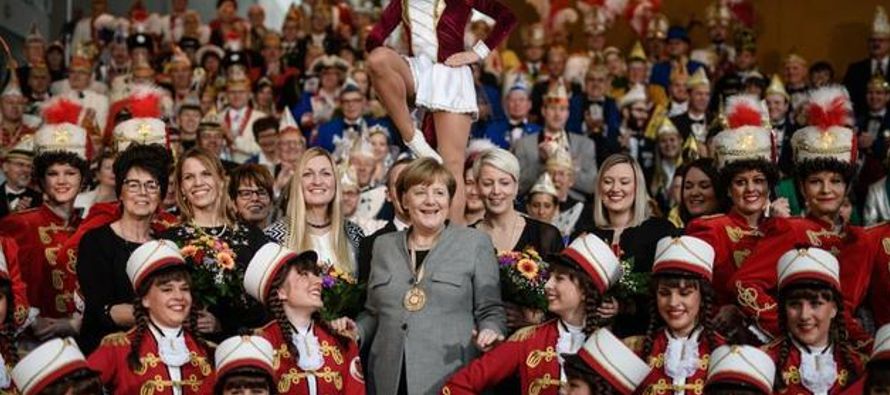 El bloque conservador de la canciller Angela Merkelprepara un "plan B" para el supuesto...
