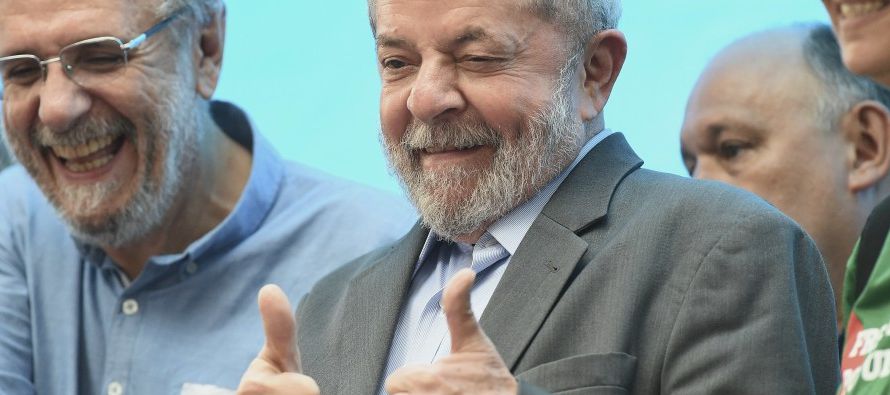 Lula, de 72 años, se reunió este miércoles con centenares de sindicalistas,...