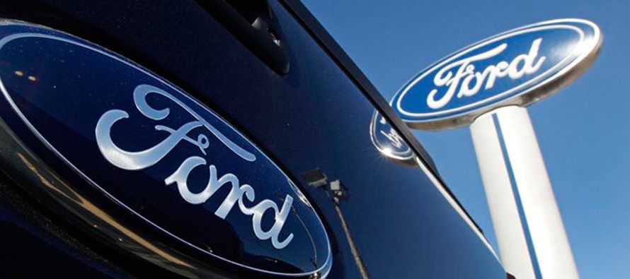 Tras aumentar sus beneficios, Ford dijo que pagará 7,500 dólares en dividendos a...