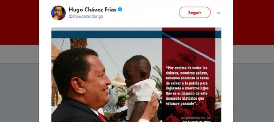 El Gobierno venezolano reactivó la cuenta en Twitter del fallecido presidente Hugo...