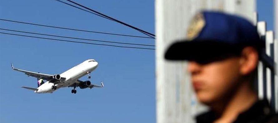 El lunes, Reuters informó que ambos países analizan poner alguaciles aéreos...