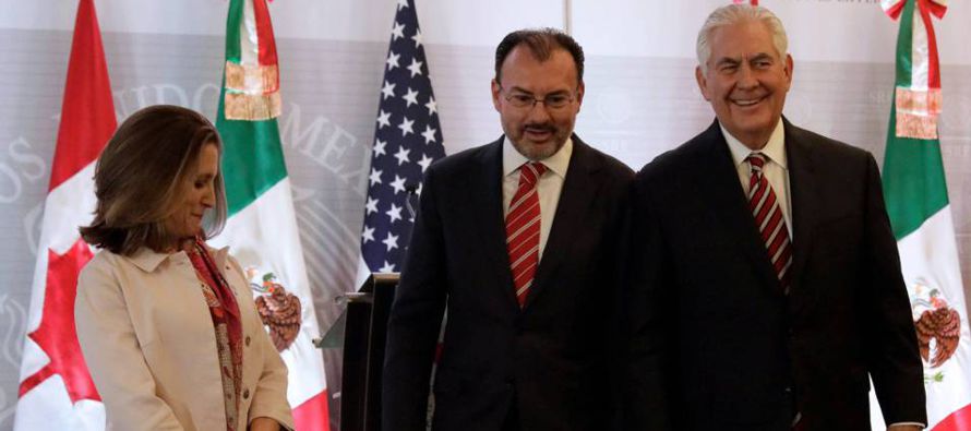 La visita de Tillerson a México llegaba con el polémico plan de la...