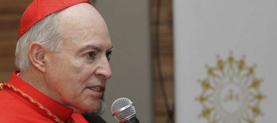 Rivera fue acusado de brindar protección a este sacerdote cuando aquel era obispo de...