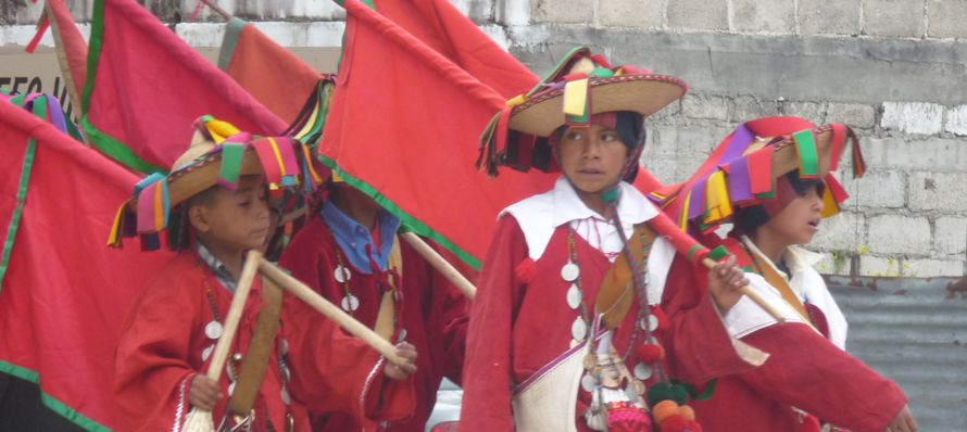 El Carnaval de Tenejapa tiene su especial belleza y simbolismo; es una de las ceremonias religiosas...