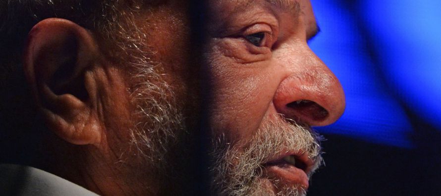 Según concluyó la justicia, Lula recibió el derecho a disfrutar de un...