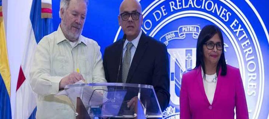 En declaraciones a la prensa, Rodríguez especificó que Tillerson, 'inmerso en...