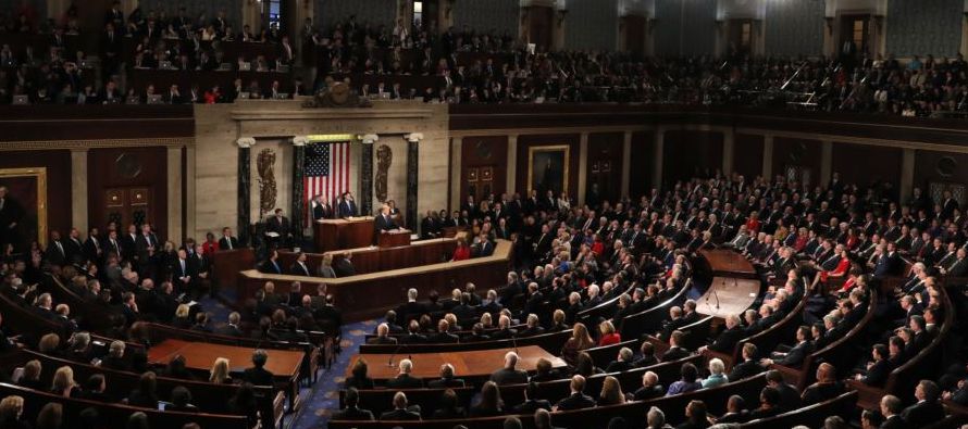 El Congreso aprobó esta madrugada un proyecto de ley para financiar al Gobierno hasta el 23...