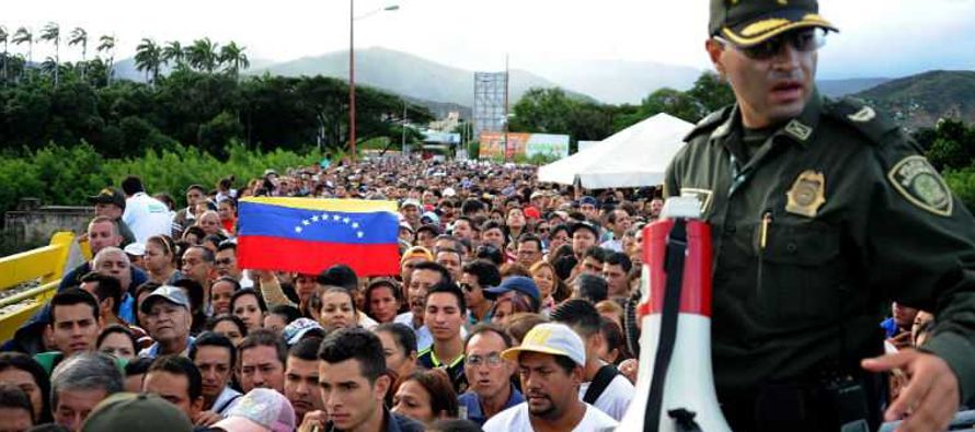 El presidente colombiano, Juan Manuel Santos, dio a conocer este jueves una serie de medidas para...