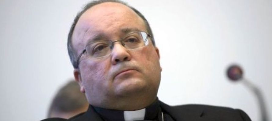 El mes pasado, durante su visita a Chile, el papa defendió a Barros, que es obispo de...