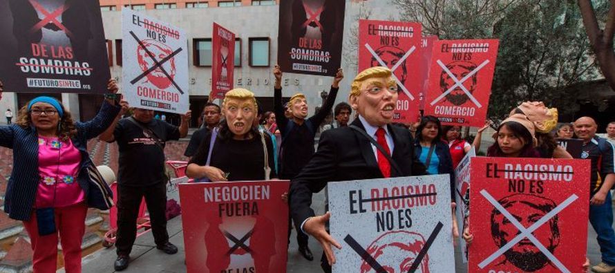 La manifestación ocurre mientras negociadores de los Estados Unidos, México y...