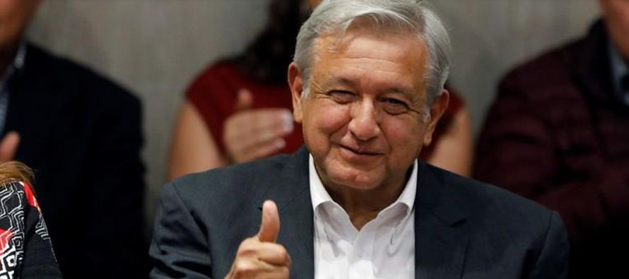 El veterano político, quien ha buscado la presidencia de México en 2006 y 2012,...