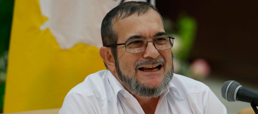 El líder y candidato presidencial de la exguerrilla de las FARC, Rodrigo Londoño,...
