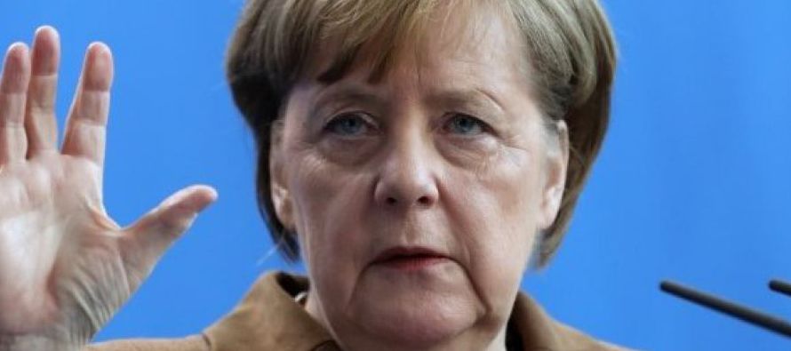 Los conservadores de Merkel y el SPD --que ya gobernaban en coalición-- sólo tienen...