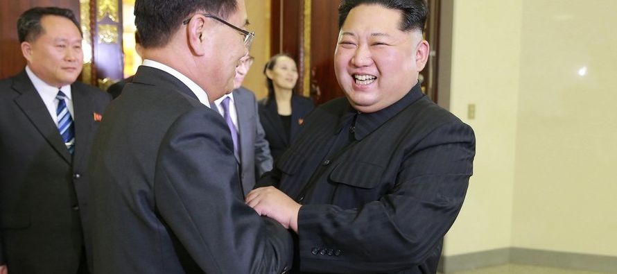 Kim Jong-un recibió a la comitiva de Seúl, encabezada por Chung Eui-yong, el jefe de...