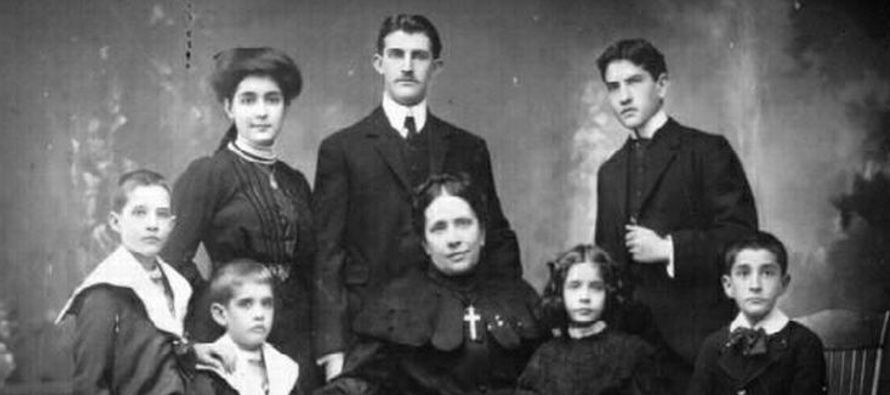 Concepcion de Armida fue esposa, madre, viuda y fundadora de la Familia de la Cruz. Falleció...