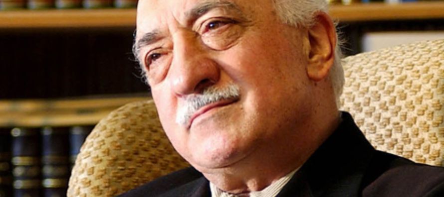 Las redes de seguidores de Gülen, que ocupaban numerosos puestos clave en...