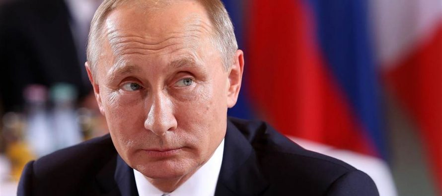 El presidente ruso, Vladímir Putin, que se presenta dentro de una semana a la...