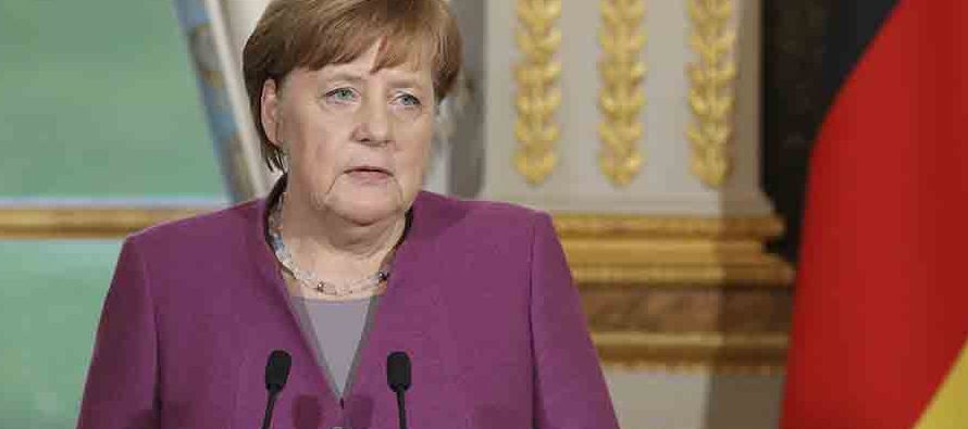 Merkel dijo que el superávit comercial alemán, atacado por el presidente de Estados...