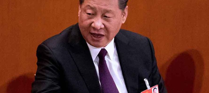 Además, los legisladores reeligieron a Xi por unanimidad y respaldaron colocar a hombres de...