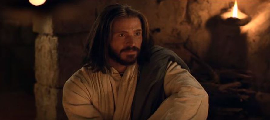 En aquel tiempo, estando Jesús sentado a la mesa con sus discípulos, se turbó...