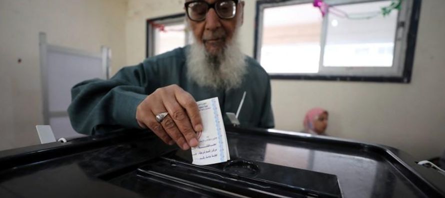 Los votantes egipcios dijeron que habían recibido pagos, alimentos y otros incentivos para...