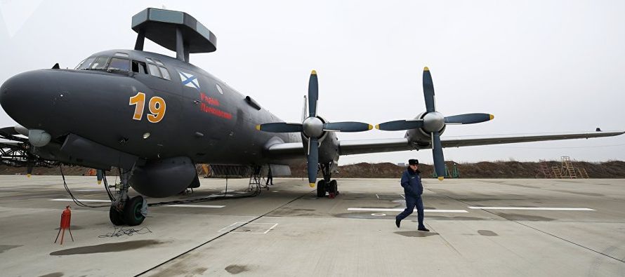 El antisubmarino Il-38 se diseñó sobre la base del avión de pasajeros Il-18-B....