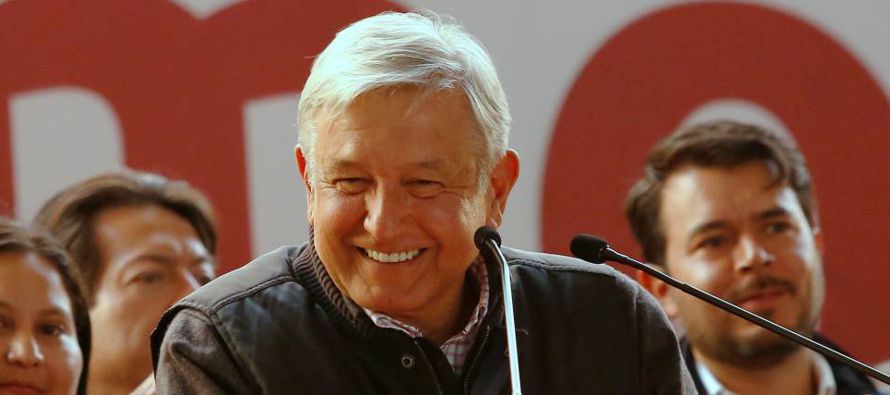El izquierdista Andrés Manuel López Obrador, recalcitrante opositor al gobierno de...