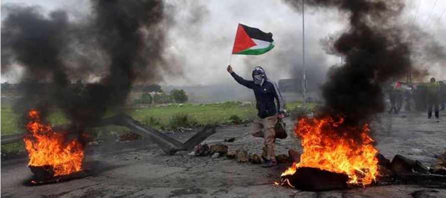 Otros enfrentamientos se registraron en Cisjordania y provocaron, según fuentes palestinas,...
