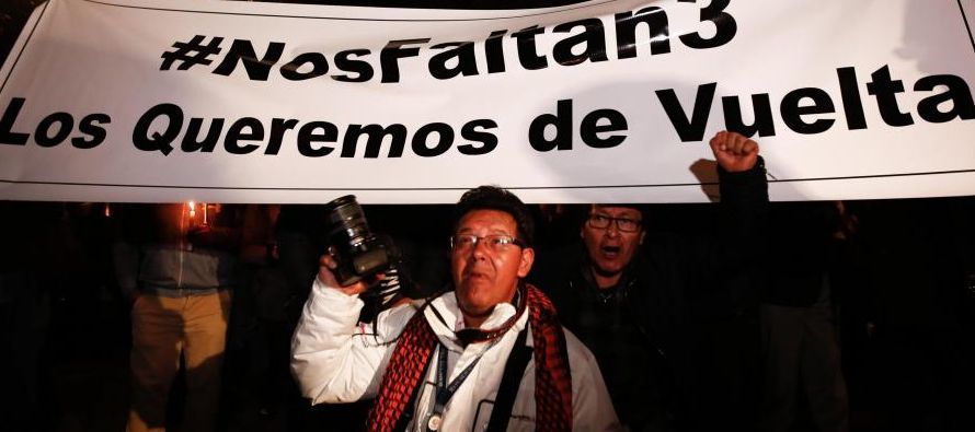 El presidente colombiano, Juan Manuel Santos, calificó de "crimen atroz" el...