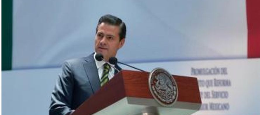Peña Nieto declaró también el 8 de noviembre de cada año como el...