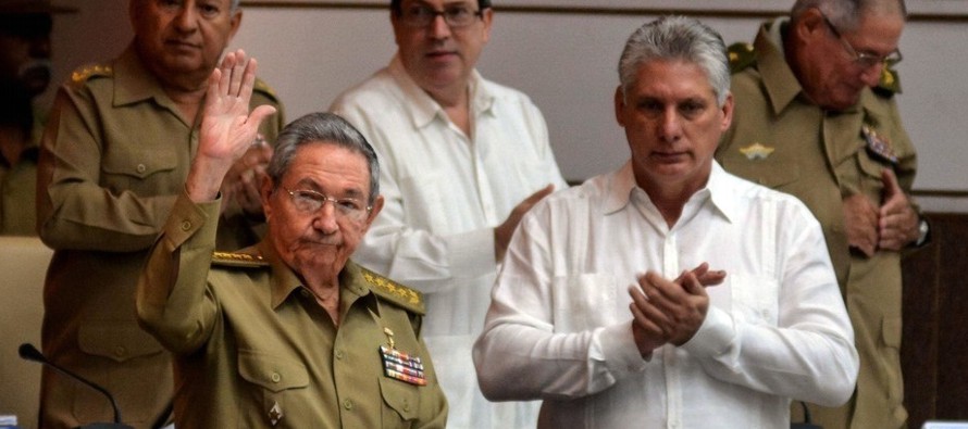 Castro, de 86 años, seguirá siendo primer secretario del Partido Comunista de Cuba...