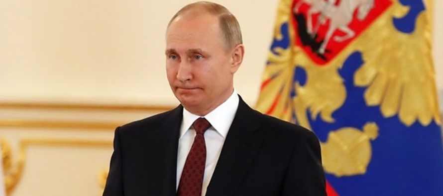 Según informó el Kremlin en un comunicado, Putin "reafirmó su...