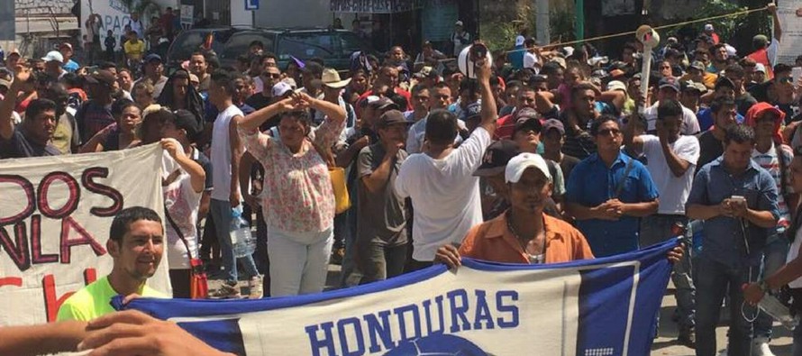 Estos inmigrantes formaban supuestamente parte de la caravana de centroamericanos que cruzó...