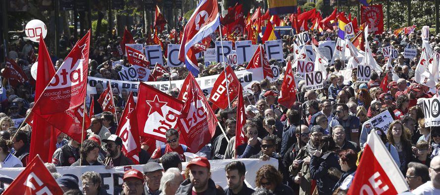 Por su parte, los principales sindicatos italianos urgieron a la formación de un Gobierno,...