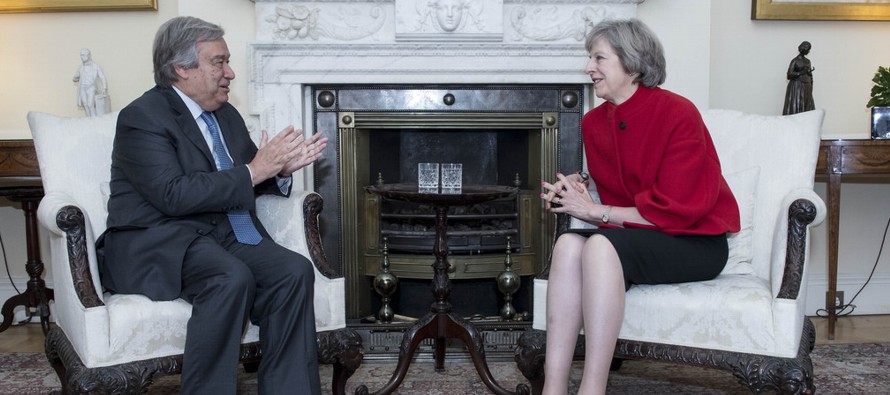 Ambos mantuvieron esta tarde una reunión en el número 10 de Downing Street, despacho...