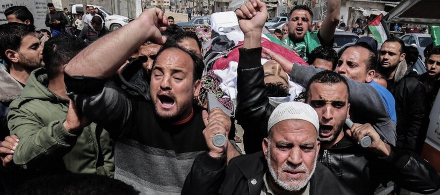 Desde que empezaron las protestas, 48 palestinos han muerto por fuego israelí, la...