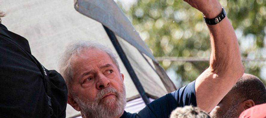 Moro dio por comprobado que Lula recibió un apartamento de tres pisos en una playa del...