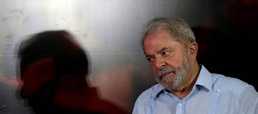 Lula fue condenado en julio del año pasado a 9 años y 6 meses de prisión por...