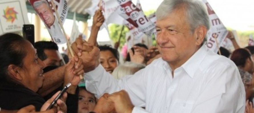 Andrés Manuel López Obrador ha llevado su propuesta para el sistema educativo de...
