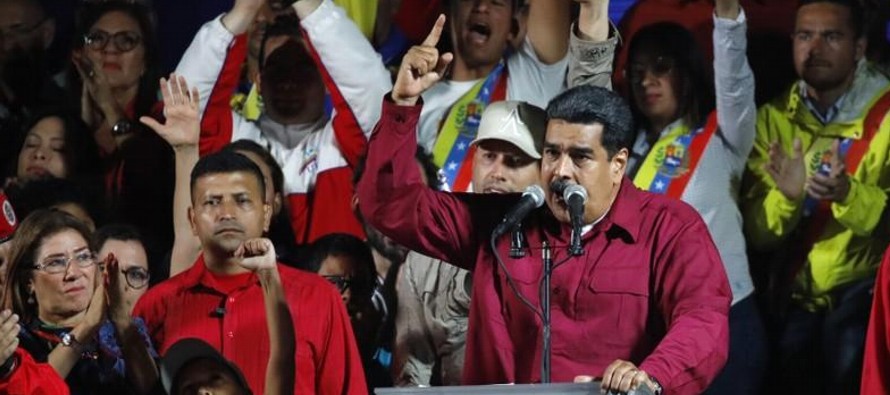 Pese a su baja popularidad y la severa crisis que sufre el país petrolero, Maduro, un...