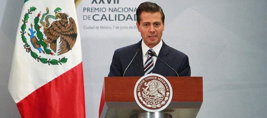 El presidente Enrique Peña Nieto llamó a todos los mexicanos a continuar realizando...