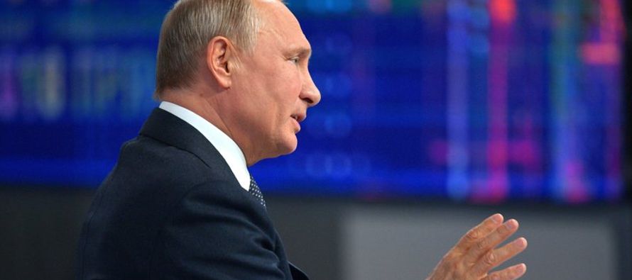 El presidente ruso Vladimir Putin dijo el jueves que su país no tiene planes de sacar sus...