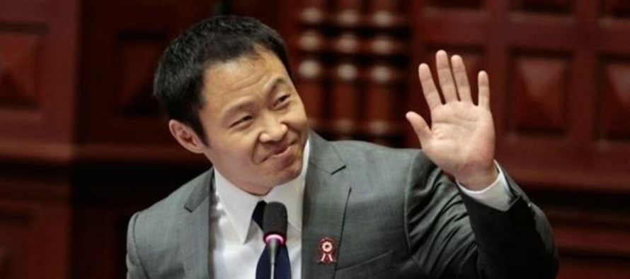 Kenji, hijo del exmandatario Alberto Fujimori (1990-2000), y los otros dos legisladores...