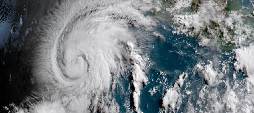 "Aletta se ha intensificado rápidamente a huracán categoría 3,...
